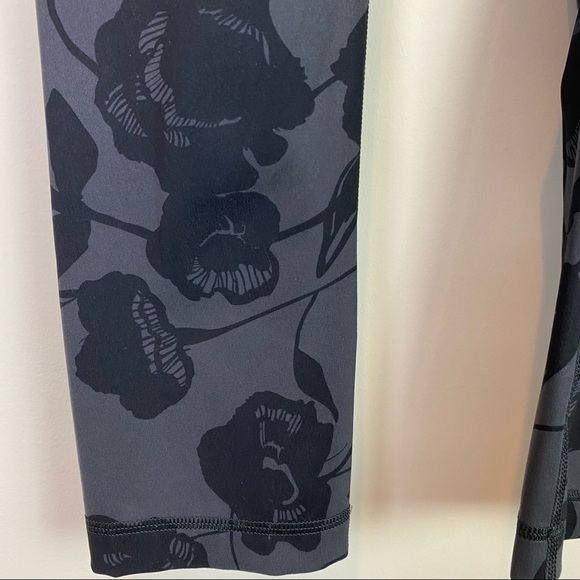 Lululemon Wunder Under Crop II - Picture 8 of 8